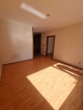 Top 2-Zimmer-Sonnenwohnung mit eigenem Stellplatz im zentralen Lichtenrade - Wohnzimmer vom Fenster