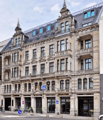 Triple AAA Lage – Großflächiges Eck-Ladengeschäft, 19m Fensterfront in AAA Kundenlauflage in Mitte, 10117 Berlin, Ladenlokal