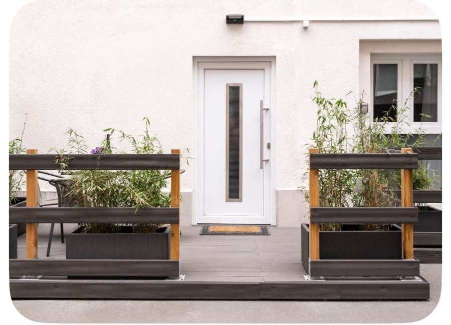 Eingangsbereich mit Terrasse