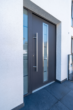 Provisionsfrei- 3-Zi-Neubauwhg., mit Balkon, Erstbezug 2027, Stellplatz dabei, KfW-Förderdarl. mögl. - Hauseingangstür